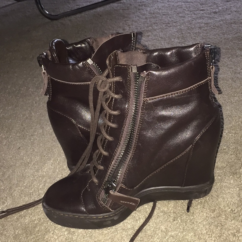 Wedge heels